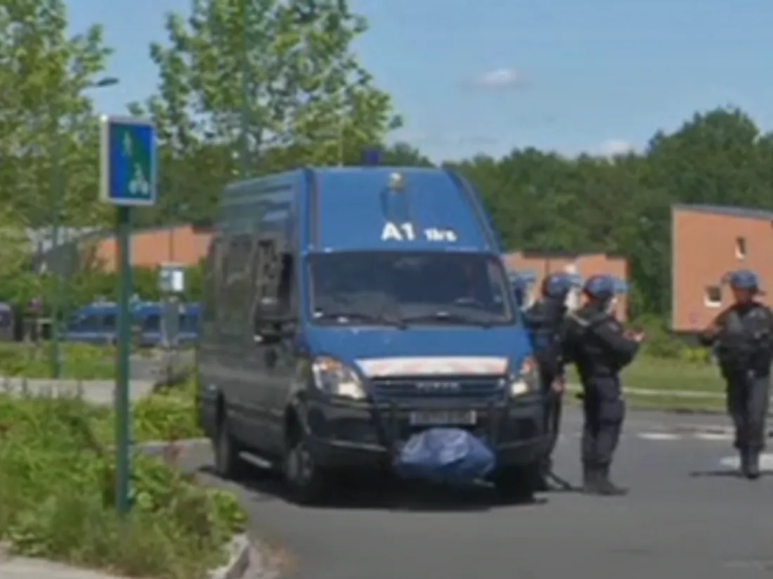 POLICE